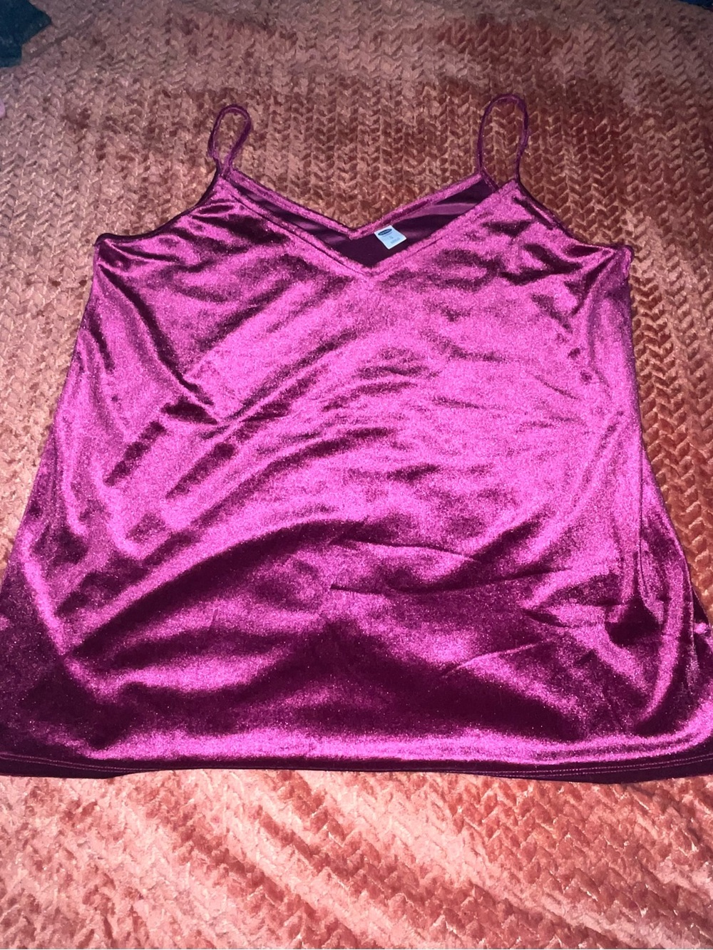 Old Navy Shiny Berry Velvet V-Neck Cami Size L